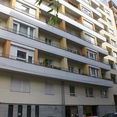 Lejlighed Arriva Apartment, Optional Indoor Parking *